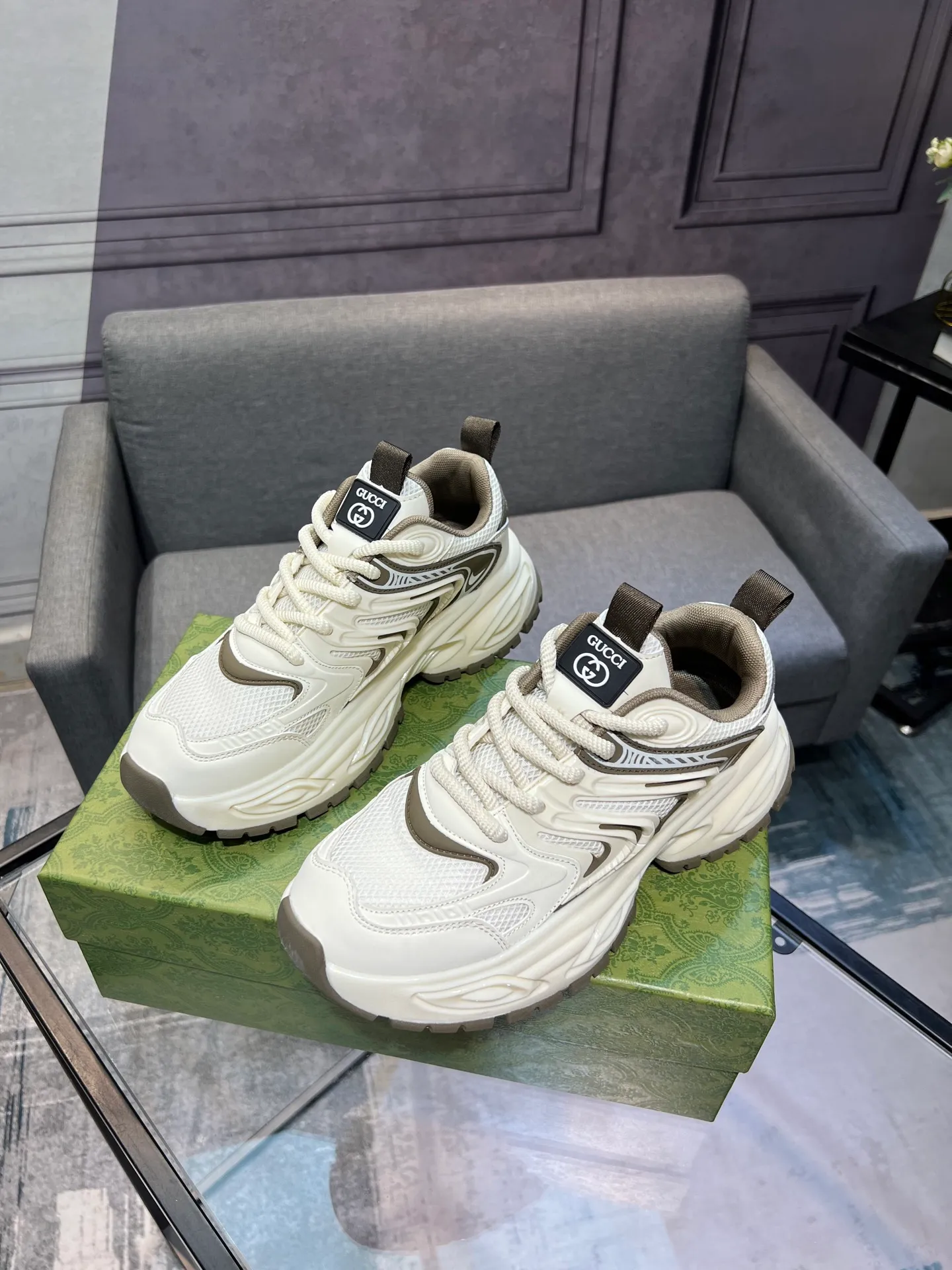 💰¥460 Brand: GUCCI Standard code: 38-44, Material: original material splicing, comfortable and breathable lining, lightweight and wear-resistant sports outsole Style category: men's fashionable casual shoes, running, sports shoes, distinguished luxury brand elements, top luxury